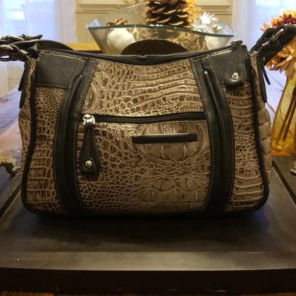 M.C. Snakeskin/Alligator Pattern Handbag - Picture 3 of 5